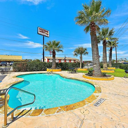 Microtel Inn & Suites By Wyndham New Braunfels I-35 Exterior photo