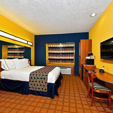 Microtel Inn & Suites By Wyndham New Braunfels I-35 Exterior photo